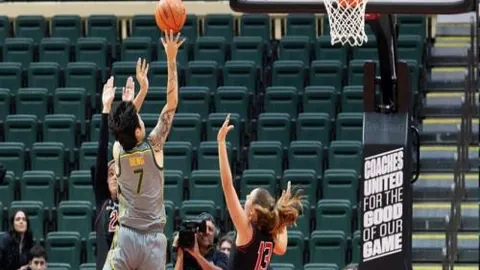 曼联控球革命受阻，阿莫林推崇强力长传，夏季引援或迎强力门将